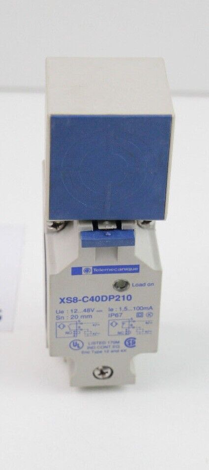 Schneider Electric XS8C40DP210