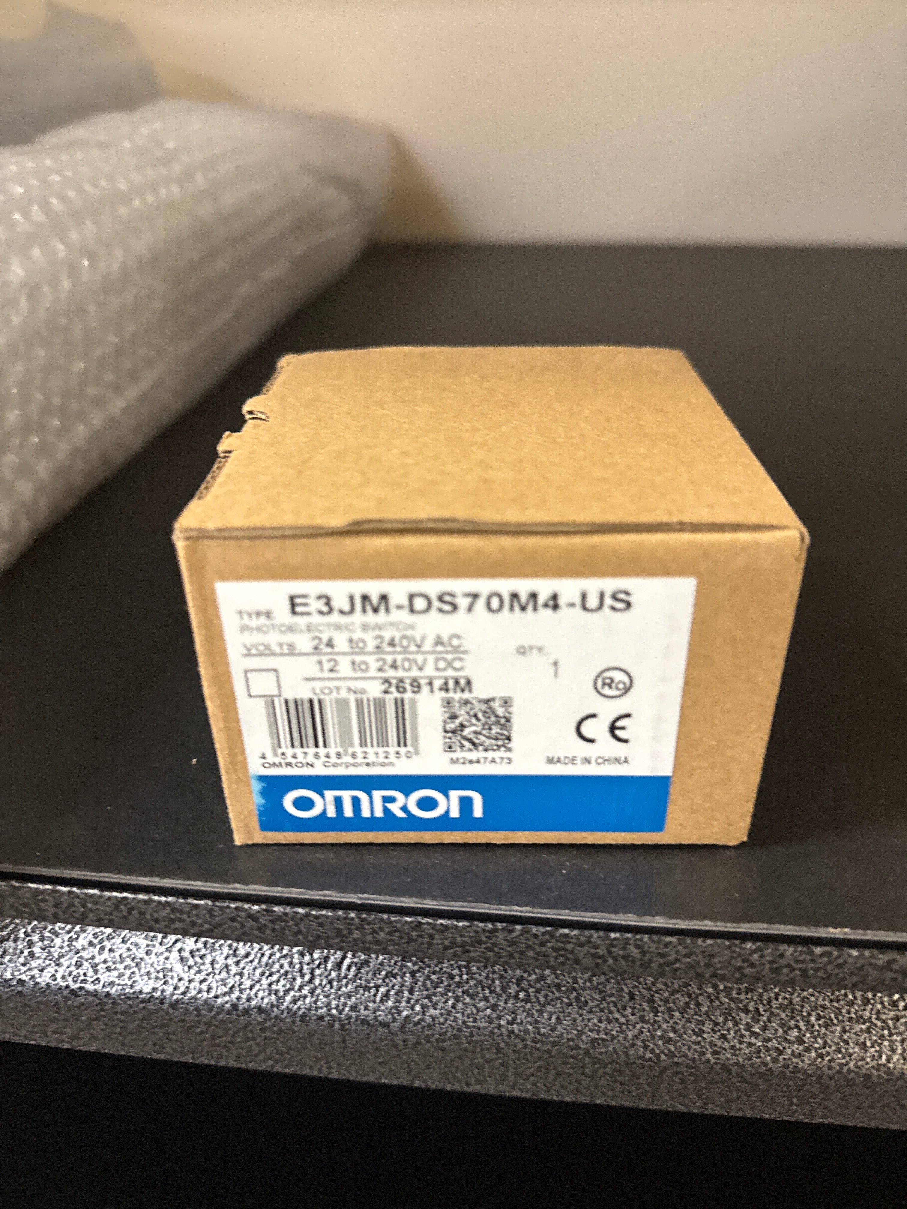 Omron E3JM-DS70M4-US