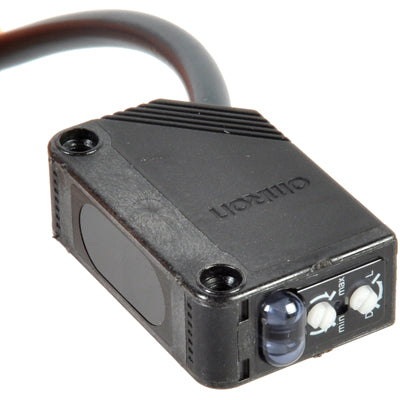 Omron E3Z-D82
